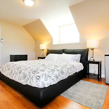 Spacious Two Bedrooms With Two Bathrooms Central Richmond 15Min To Yvr Airport 외부 사진