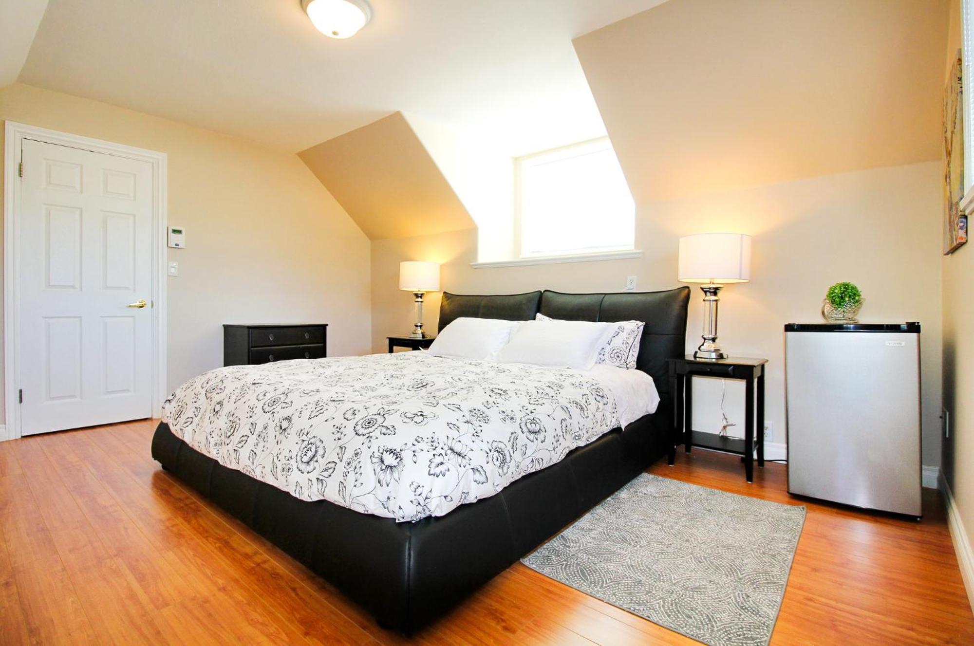 Spacious Two Bedrooms With Two Bathrooms Central Richmond 15Min To Yvr Airport 외부 사진